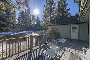 Luxurious Mountain Retreat w Hot Tub Fireplace