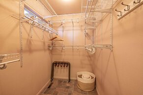 Luxurious Mountain Retreat w Hot Tub Fireplace