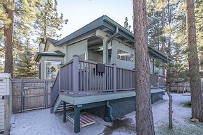Luxurious Mountain Retreat w Hot Tub Fireplace