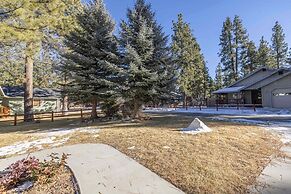 Luxurious Mountain Retreat w Hot Tub Fireplace