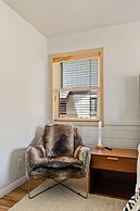 Luxurious Mountain Retreat w Hot Tub Fireplace