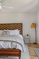 Luxurious Mountain Retreat w Hot Tub Fireplace