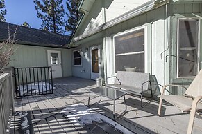Luxurious Mountain Retreat w Hot Tub Fireplace