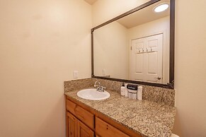 Luxurious Mountain Retreat w Hot Tub Fireplace