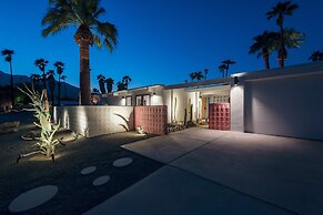 Retro Chic Oasis Saltwater Pool Spa Mnt Views