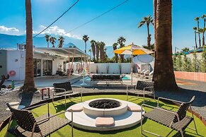 Retro Chic Oasis Saltwater Pool Spa Mnt Views