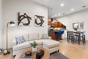 Chic & Homey 3BR Close to Downtown