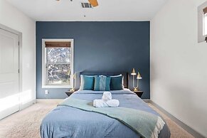 Chic & Homey 3BR Close to Downtown