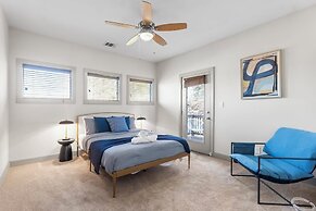 Chic & Homey 3BR Close to Downtown