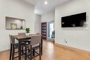 Chic & Homey 3BR Close to Downtown