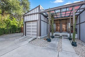 Chic & Homey 3BR Close to Downtown