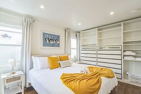 Charming Retreat With Hot Tub & Scenic Trails 2 Bedroom Home