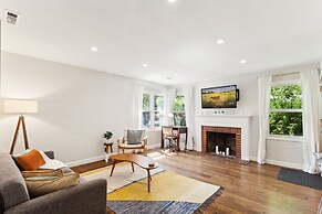 Charming Retreat With Hot Tub & Scenic Trails 2 Bedroom Home