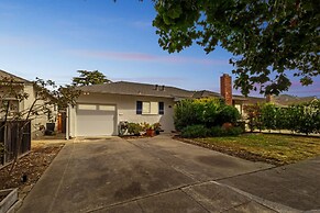 Charming Retreat With Hot Tub & Scenic Trails 2 Bedroom Home