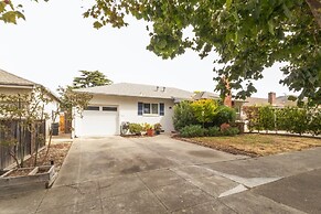 Charming Retreat With Hot Tub & Scenic Trails 2 Bedroom Home