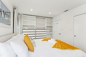 Charming Retreat With Hot Tub & Scenic Trails 2 Bedroom Home