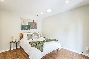 Charming Retreat With Hot Tub & Scenic Trails 2 Bedroom Home