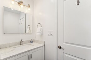 Charming Retreat With Hot Tub & Scenic Trails 2 Bedroom Home