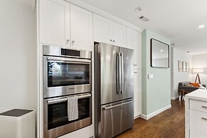 Charming Retreat With Hot Tub & Scenic Trails 2 Bedroom Home