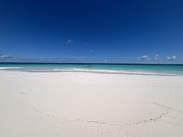 Bohemia Bungalow Three 1 Bedroom Home