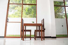 Randon Resort Mirissa