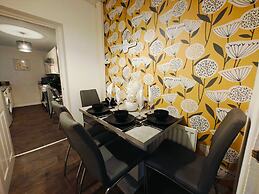 2BR Fortuna Meadow in Belfast