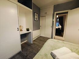 2BR Fortuna Meadow in Belfast