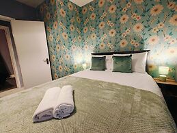 2BR Fortuna Meadow in Belfast