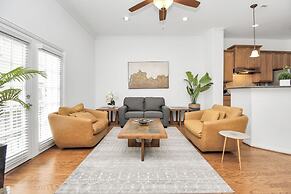 Lux Galleria Home-5BR Roof Deck