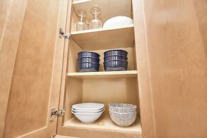 Lux Galleria Home-5BR Roof Deck