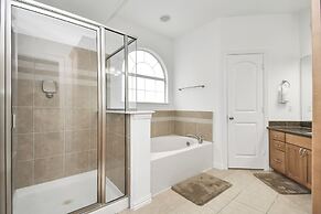 Lux Galleria Home-5BR Roof Deck