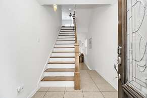 Lux Galleria Home-5BR Roof Deck