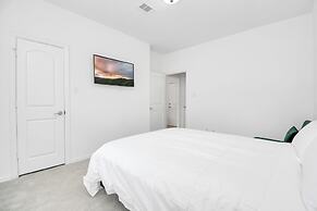 Lux Galleria Home-5BR Roof Deck