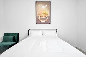 Lux Galleria Home-5BR Roof Deck