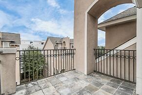 Lux Galleria Home-5BR Roof Deck