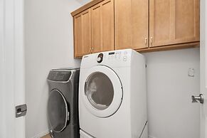 Lux Galleria Home-5BR Roof Deck