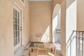 Lux Galleria Home-5BR Roof Deck