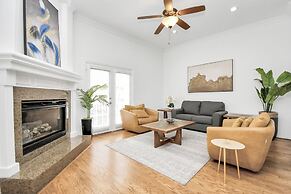 Lux Galleria Home-5BR Roof Deck