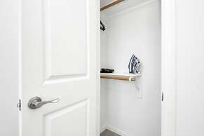 Lux Galleria Home-5BR Roof Deck