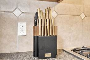 Lux Galleria Home-5BR Roof Deck