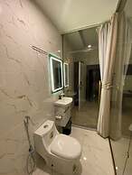 Eighth Wonders Hotel