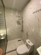 Eighth Wonders Hotel