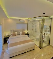 Eighth Wonders Hotel