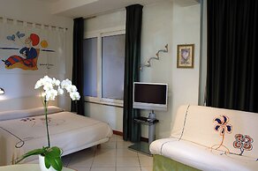 Hotel Eros Residence