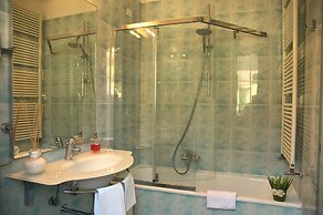 Hotel Eros Residence