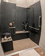 The Well Hotel & Taproom