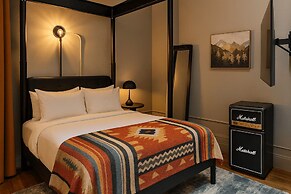 The Well Hotel & Taproom