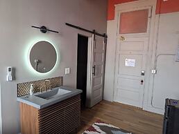 The Well Hotel & Taproom