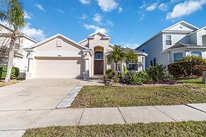 Amazing Vacation Home With Private Pool at Highland Reserve!