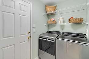 Amazing Vacation Home With Private Pool at Highland Reserve!